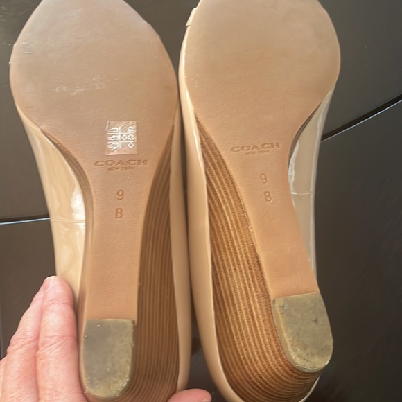 coach peep toe nude patent wedge, size 9B - Picture 5 of 10
